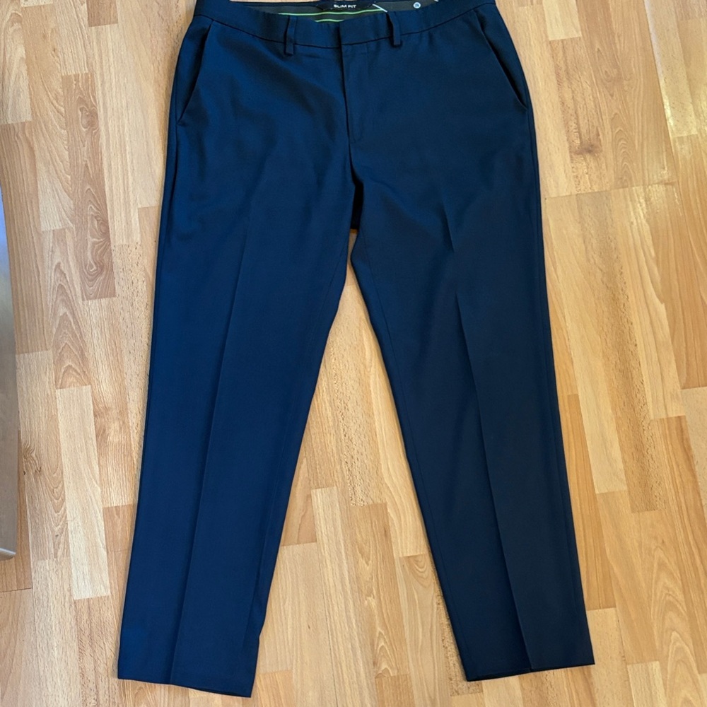 Haggar Men's slim fit cool 18 pro Navy Pants size 34x29